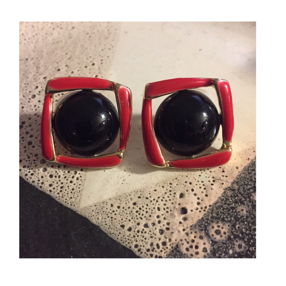 Vintage Enameled ‘Orbit’ Earrings in Red and Black - Picture 6 of 8